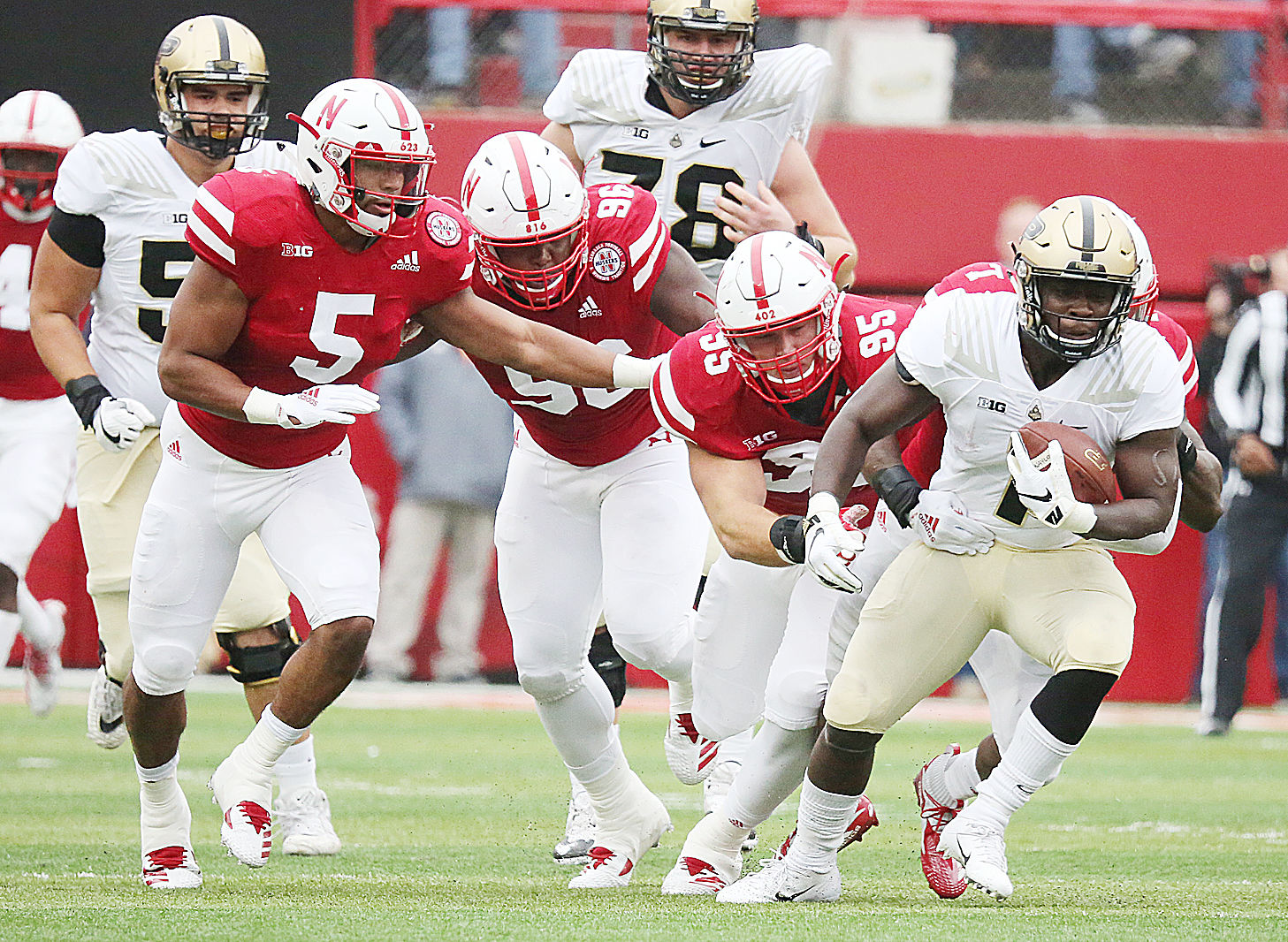 p10-01-18UNLfbPurdue5.jpg